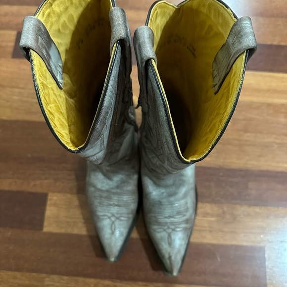 Corral Boots Distressed Brown Nubuck
Leather Cowgirl - Picture 3 of 6